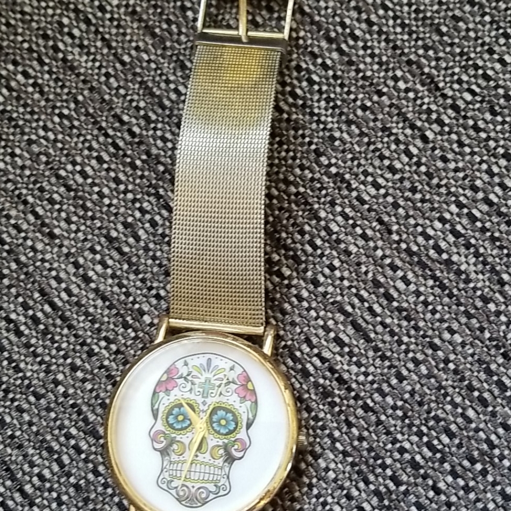 5 For $25 Cool Skeleton Face Watch - Picture 4 of 5
